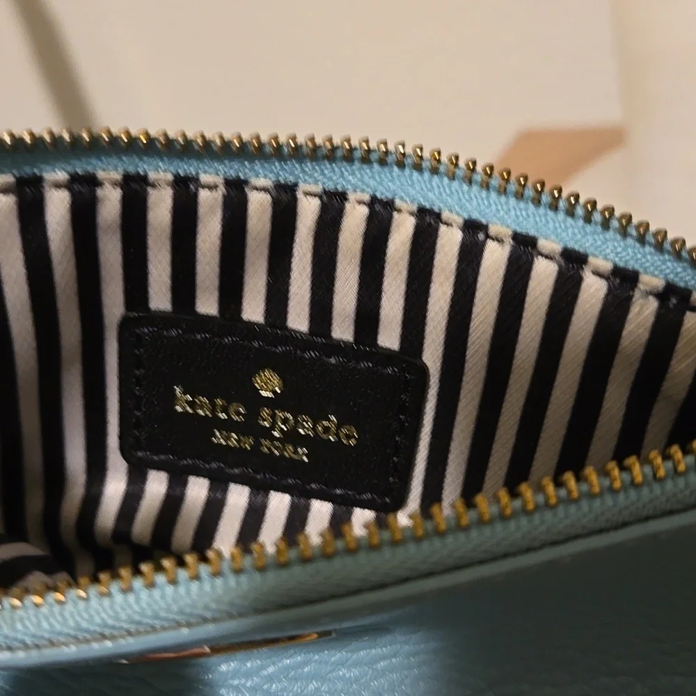 Kate Spade Wristlet With Bow - Picture 5 of 9